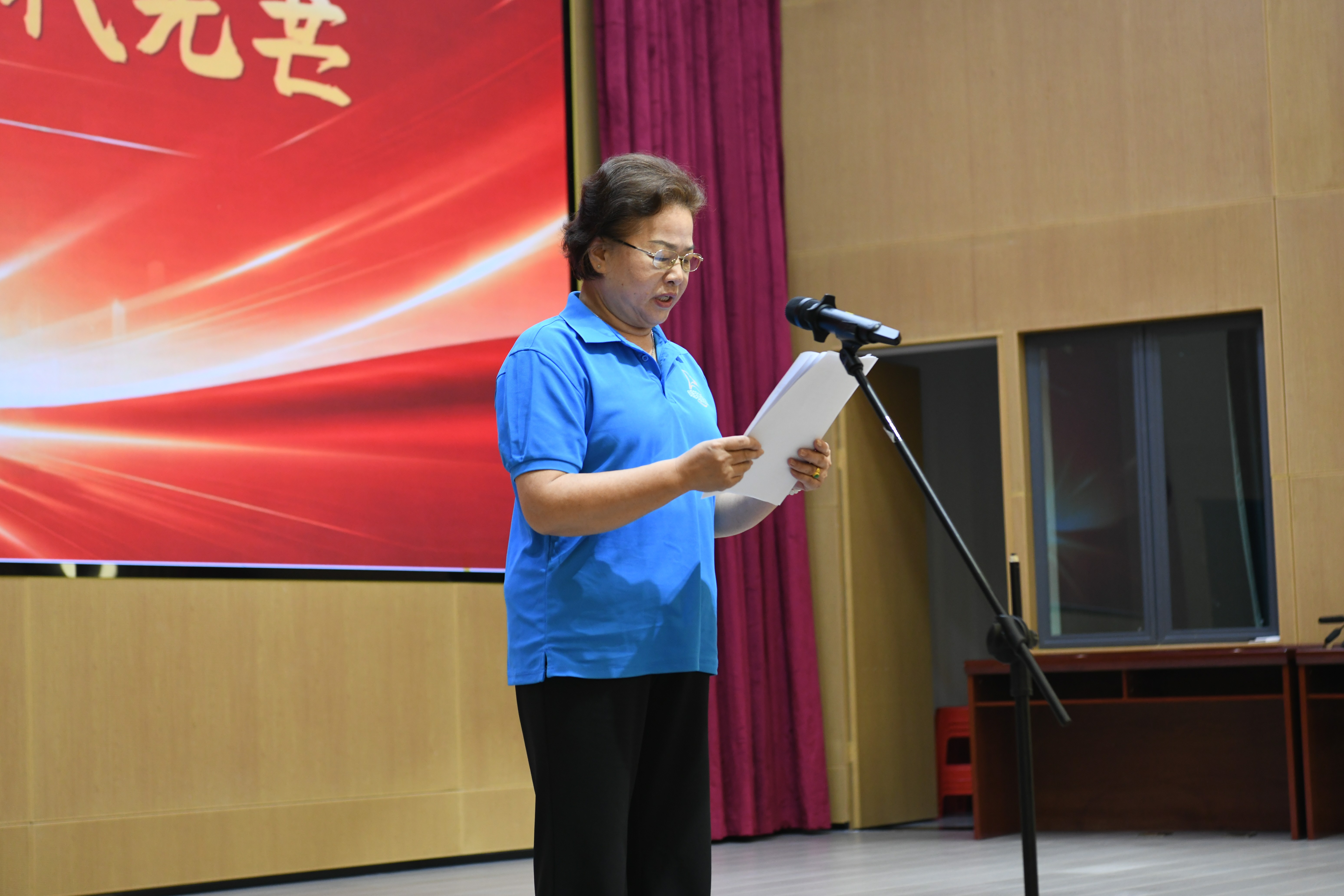 银龄宣讲员黄辉英.jpg