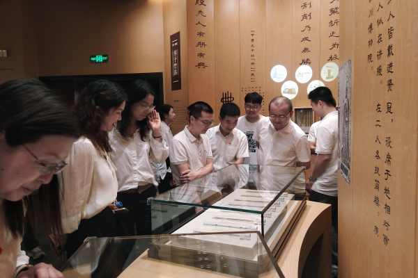 参观现场(1).png