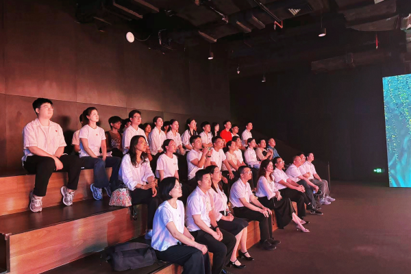参观现场2(1).png