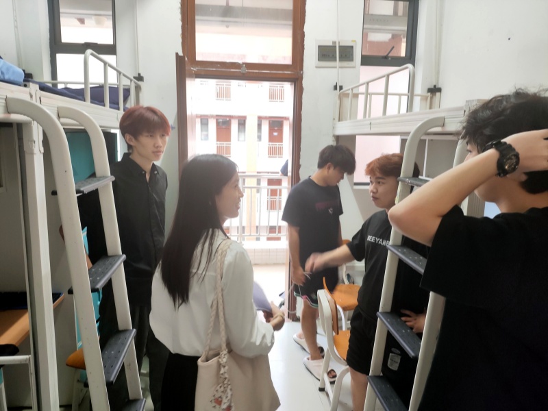 班主任宿舍访问5_副本.jpg