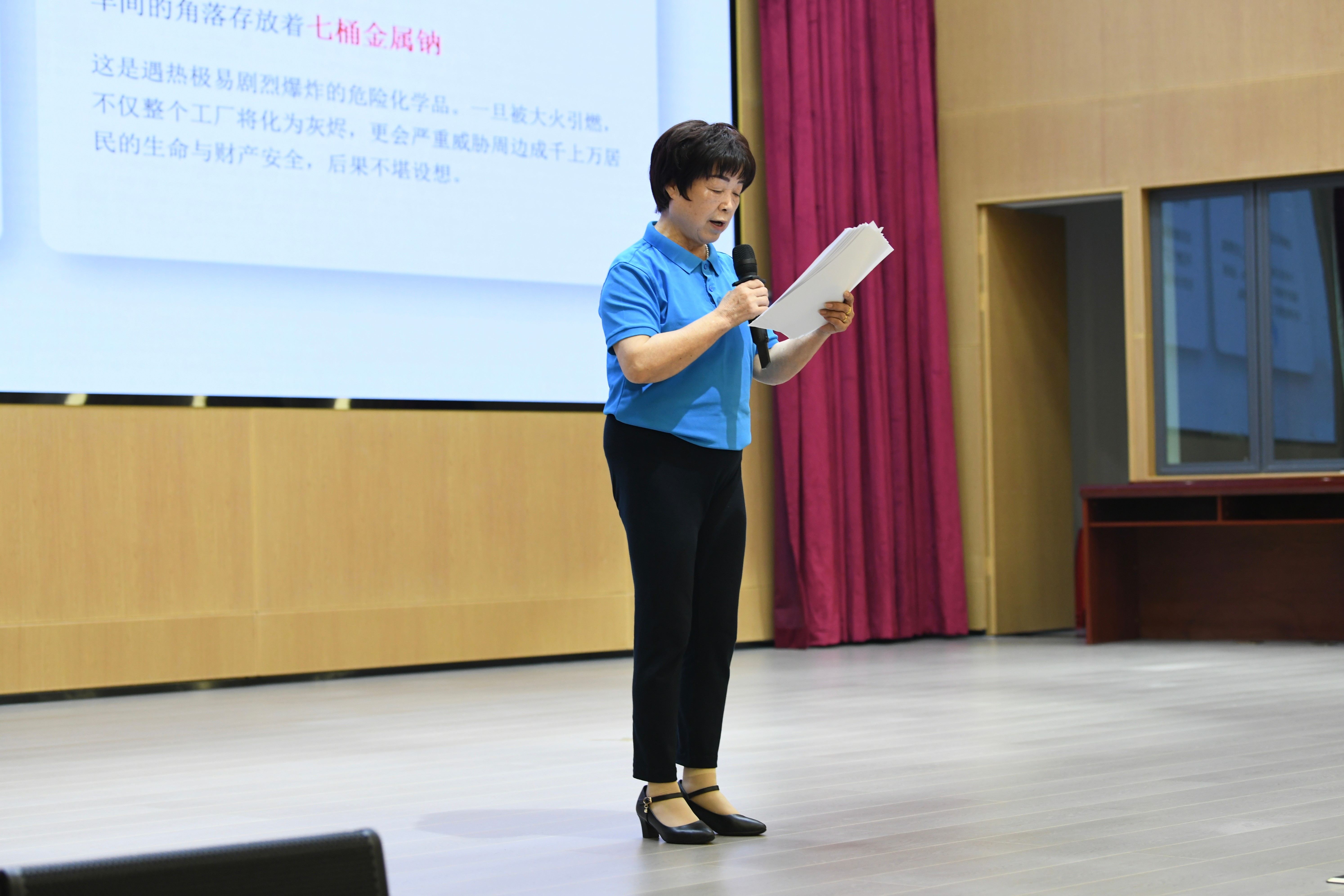 银龄宣讲员钟飘莲.jpg