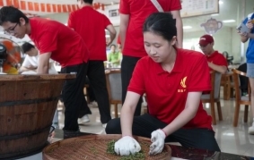 广东工程职业技术学院师生开展“红色火炬工程 ” --赓续红色血脉，感悟革命初心