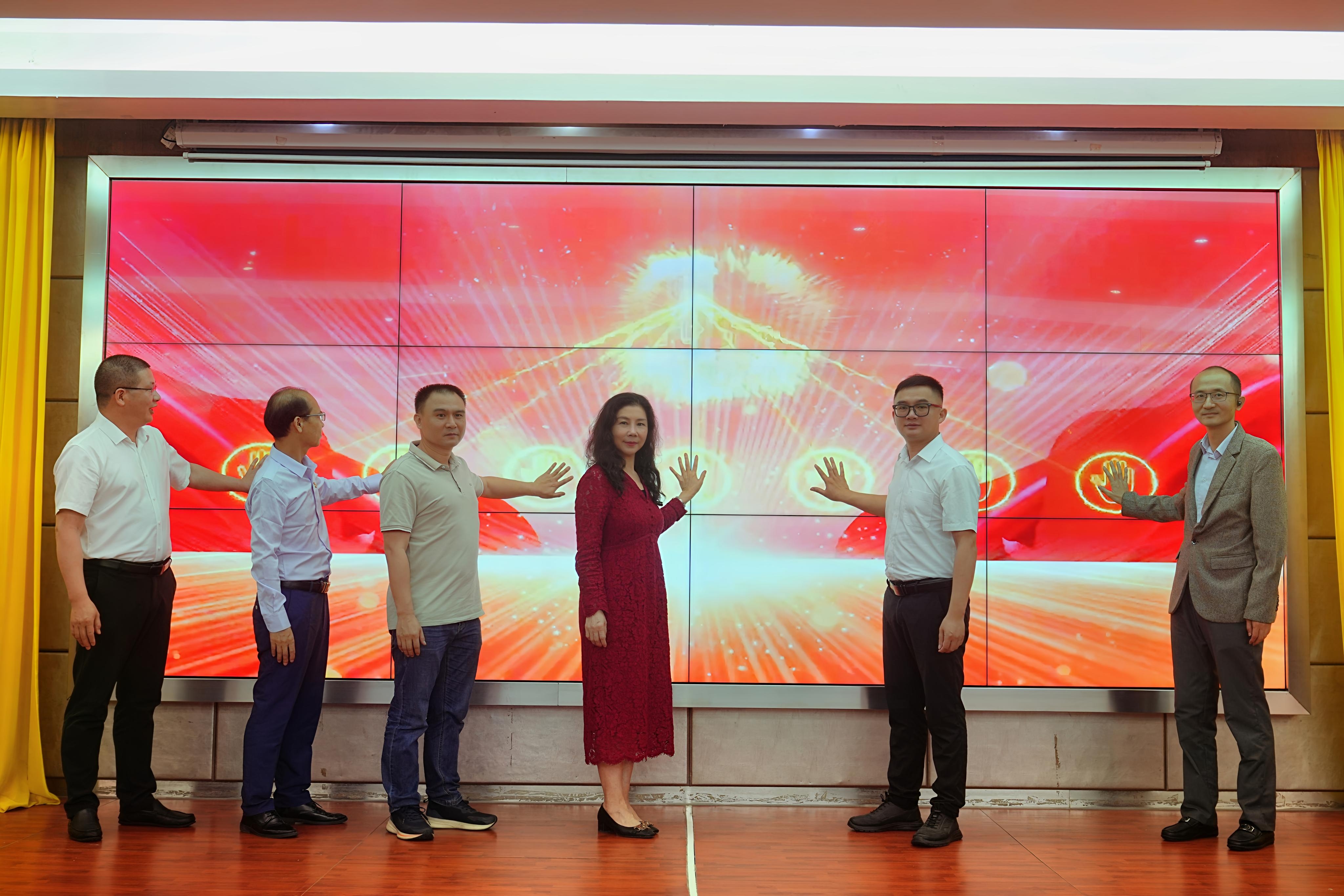 【智学笃信】智能工程学院成功举办“大思政课”实践育人基地建设启动仪式暨优秀校友座谈会